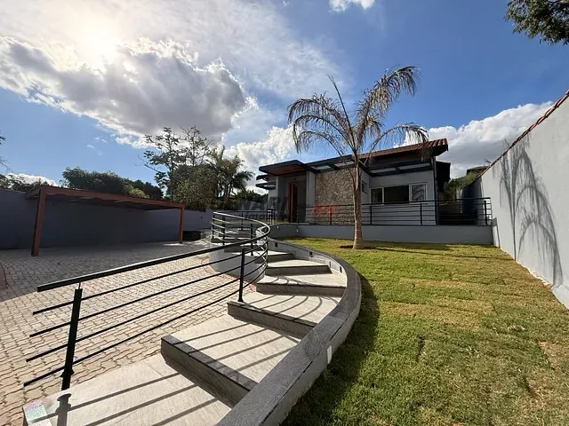 Chácara com 1000m² 3 quartos e 5 banheiros, à venda, no bairro Terras de Itaici em Indaiatuba