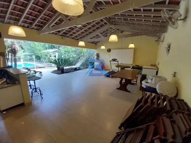 Chácara com 9000m² 4 quartos e 5 banheiros, à venda, no bairro Jardim Nova América em Louveira