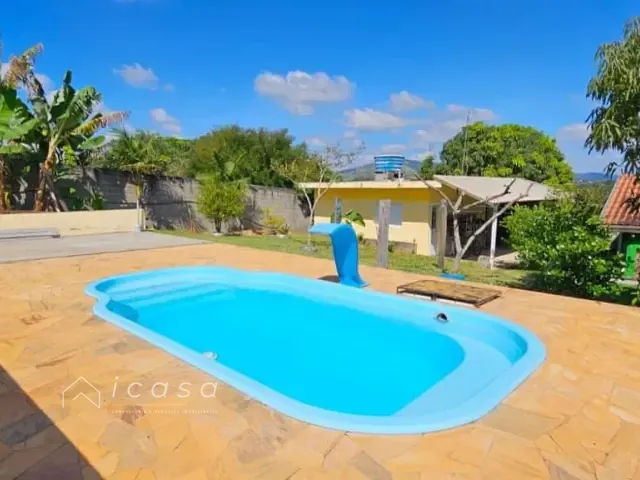 Chácara com 1250m² 3 quartos e 3 banheiros, à venda, no bairro Piracangaguá em Taubaté