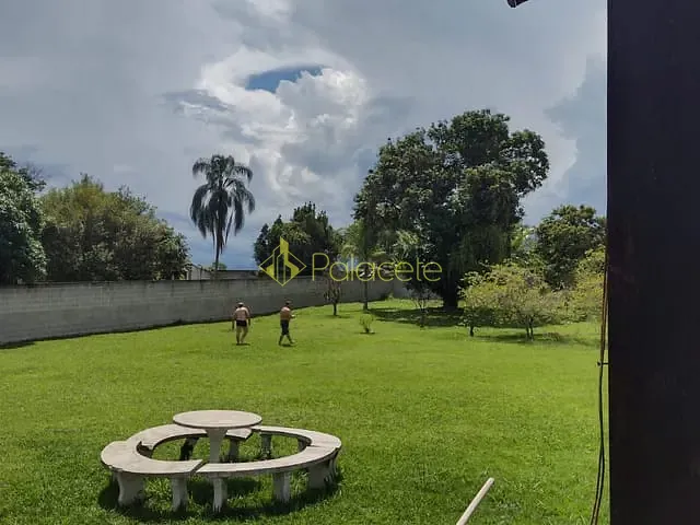 Chácara com 2700m² 2 quartos e 1 banheiro, à venda, no bairro Chácaras Santa Edwirges em Guaratinguetá