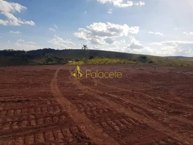 Chácara com 1000m², à venda, no bairro Centro em São Luiz Do Paraitinga
