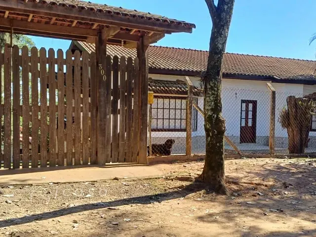 Chácara com 2600m² 3 quartos e 2 banheiros, à venda, no bairro Chácaras Encosta de São Carlos em Caçapava