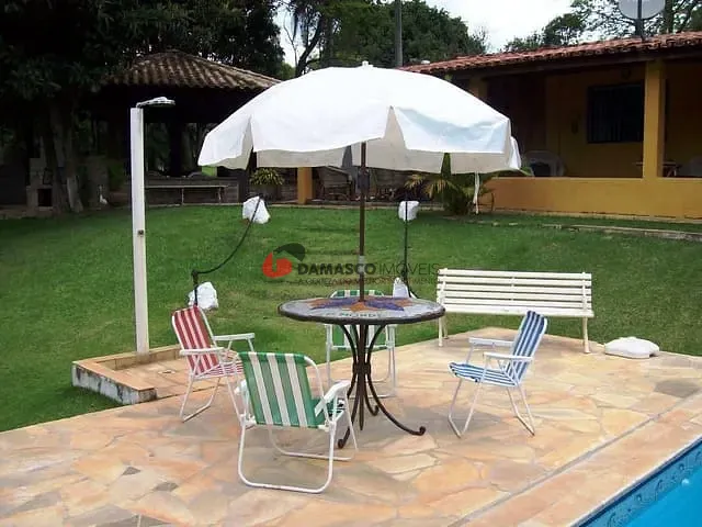 Chácara 6 quartos e 1 banheiro, à venda, no bairro Bairro Pedras de Ouro em Itatiba