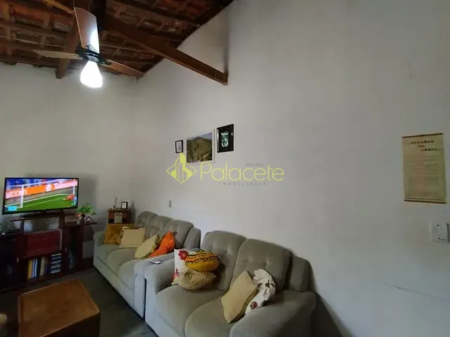 Chácara com 32900m² 3 quartos e 5 banheiros, à venda, no bairro Barreiro em Taubaté