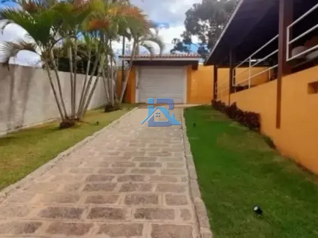 Chácara com 1000m² 4 quartos e 4 banheiros, à venda, no bairro Jardim Leonor em Itatiba