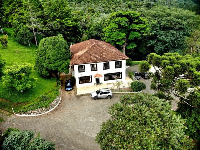 Chácara com 20000m² 9 quartos e 11 banheiros, à venda, no bairro Zona Rural em Guaratinguetá