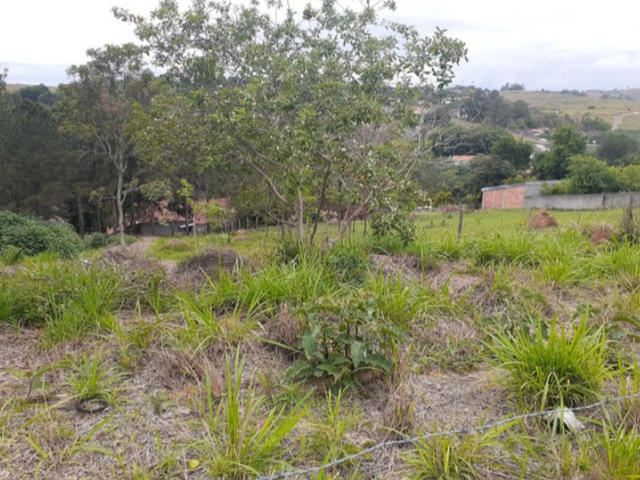 Chácara com 1040m², à venda, no bairro Loteamento Chácaras Ingrid em Taubaté