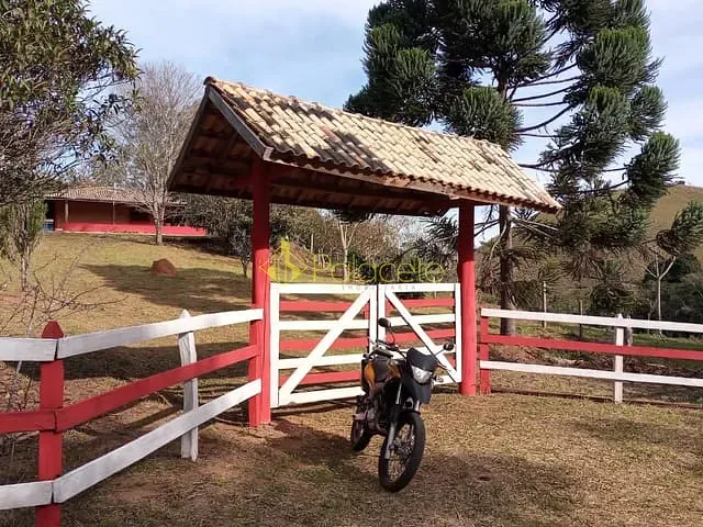 Chácara com 24000m² 2 quartos e 3 banheiros, à venda, no bairro POUSO FRIO em Pindamonhangaba