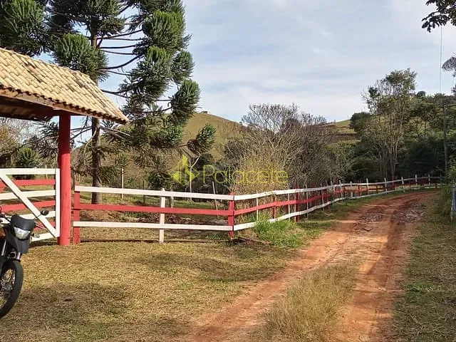 Chácara com 24000m² 2 quartos e 3 banheiros, à venda, no bairro POUSO FRIO em Pindamonhangaba