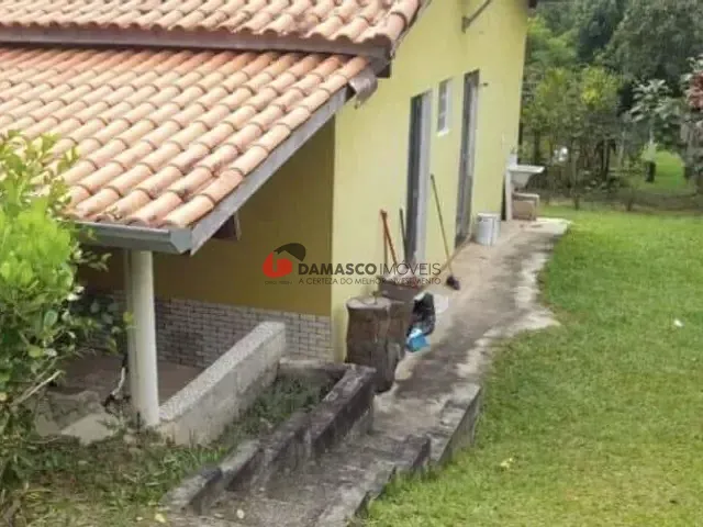 Chácara 3 quartos e 3 banheiros, à venda, no bairro SARAPUI em Sarapuí