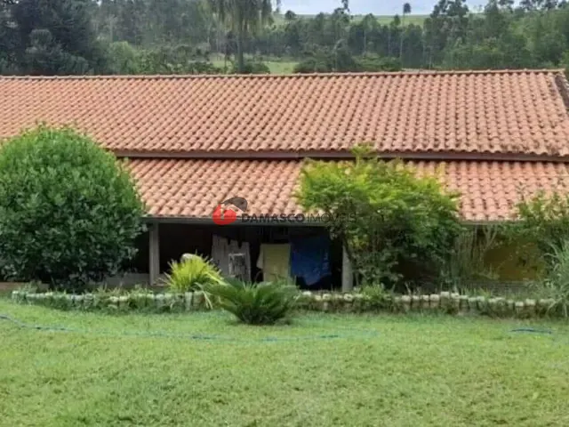 Chácara 3 quartos e 3 banheiros, à venda, no bairro SARAPUI em Sarapuí