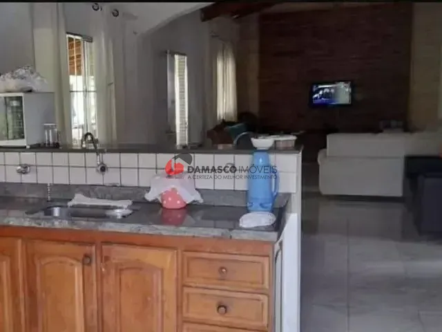 Chácara 3 quartos e 3 banheiros, à venda, no bairro SARAPUI em Sarapuí