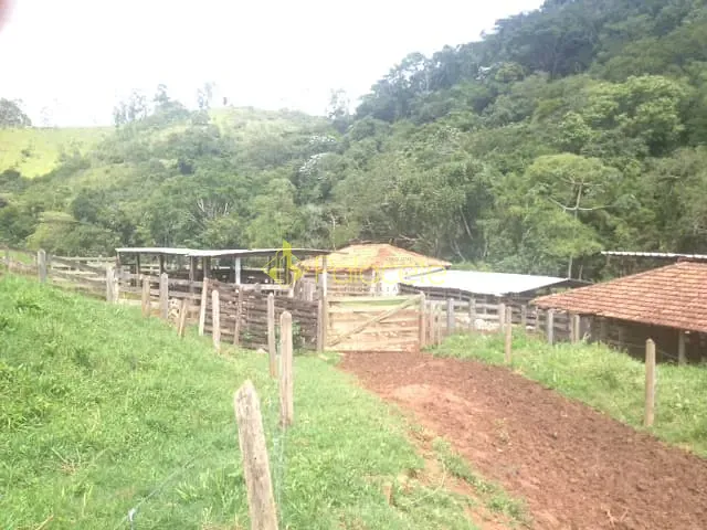 Chácara com 4873880m² 3 quartos e 2 banheiros, à venda, no bairro Registro em Taubaté