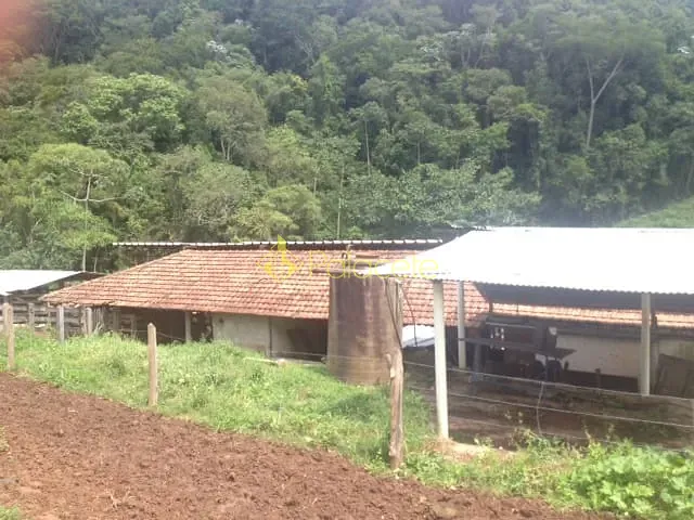Chácara com 4873880m² 3 quartos e 2 banheiros, à venda, no bairro Registro em Taubaté