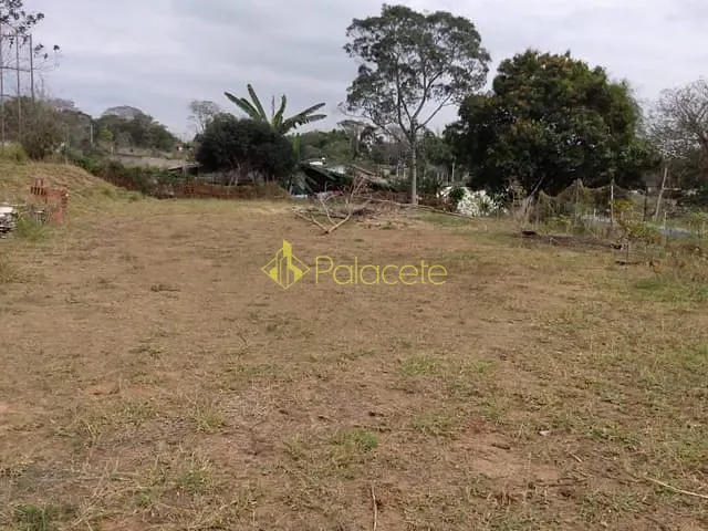Chácara com 1800m² 3 quartos e 1 banheiro, à venda, no bairro Parque Lago Azul em Pindamonhangaba