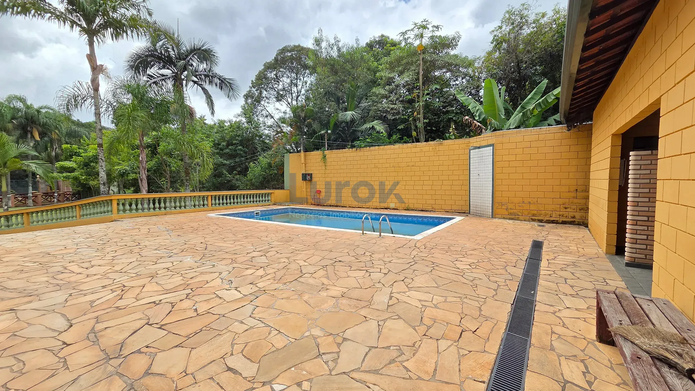 Chácara, 2 quartos, 2053 m² - Foto 9