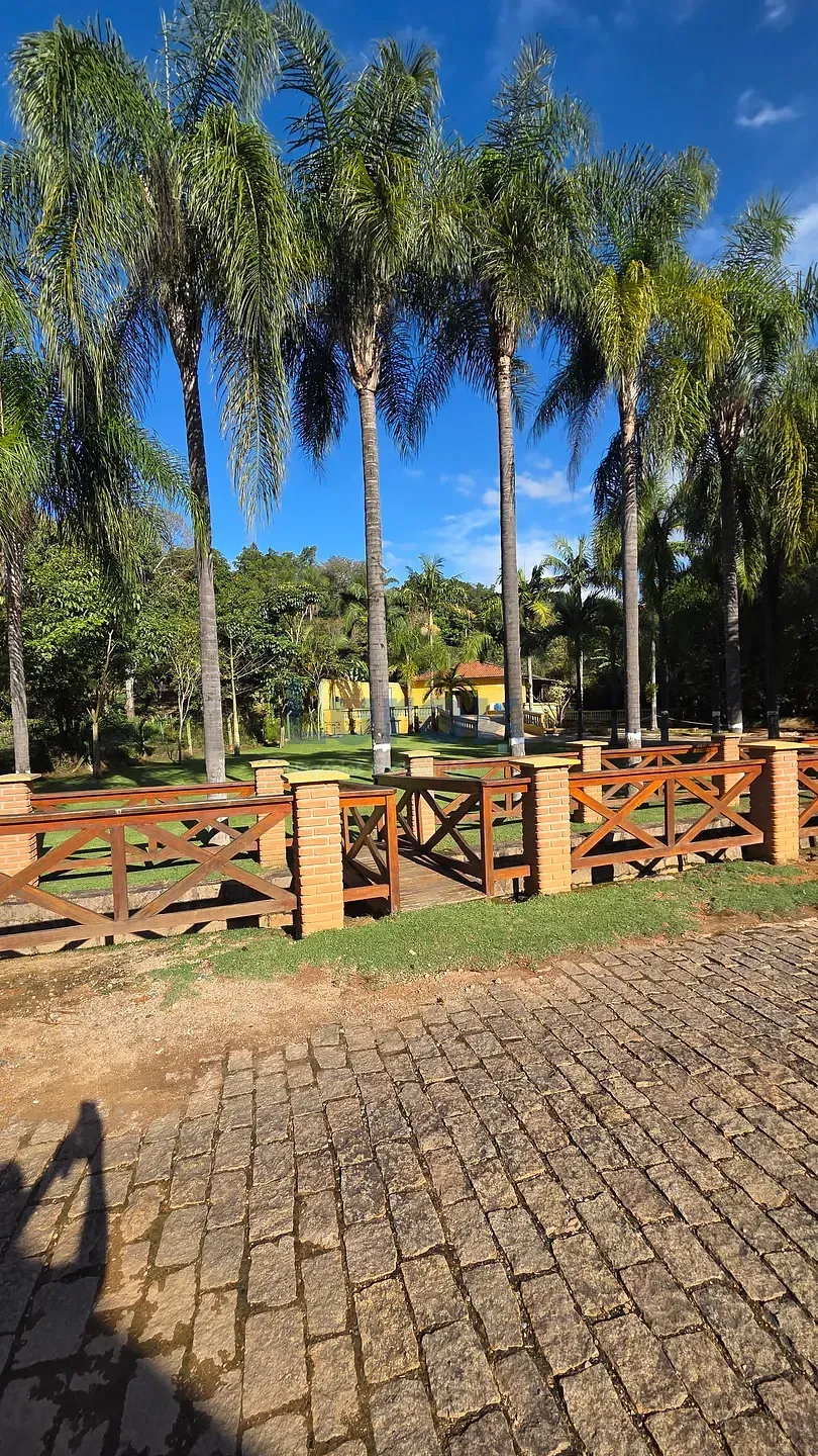 Chácara, 2 quartos, 2053 m² - Foto 1
