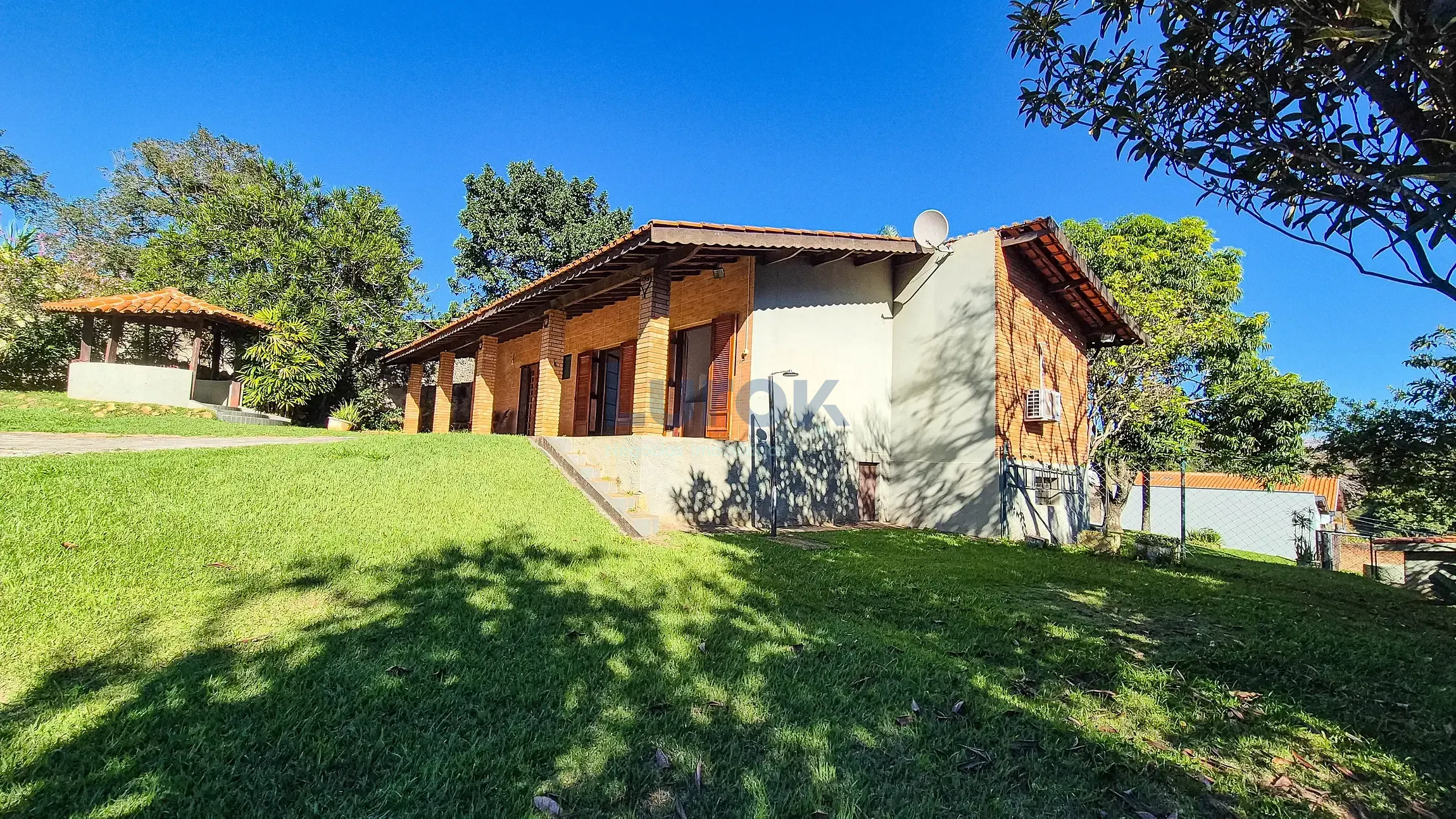 Chácara, 3 quartos, 2000 m² - Foto 1
