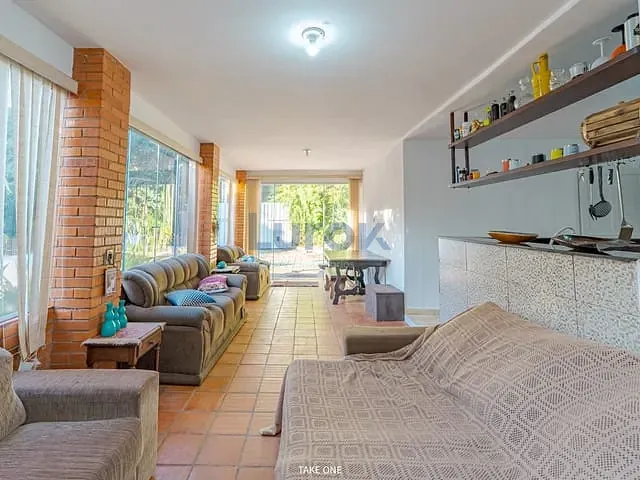 Chácara com 2850m² 3 quartos e 4 banheiros, à venda, no bairro Parque Valinhos em Valinhos