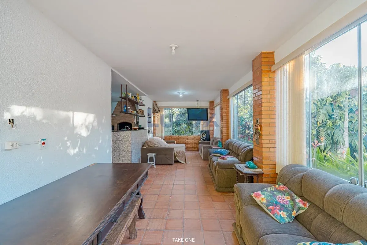 Chácara, 3 quartos, 2850 m² - Foto 2