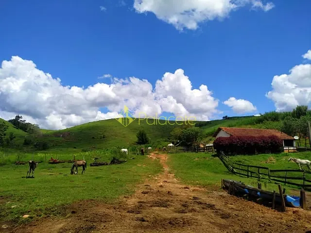Chácara com 411400m² 2 quartos e 1 banheiro, à venda, no bairro Zona Rural em Cunha
