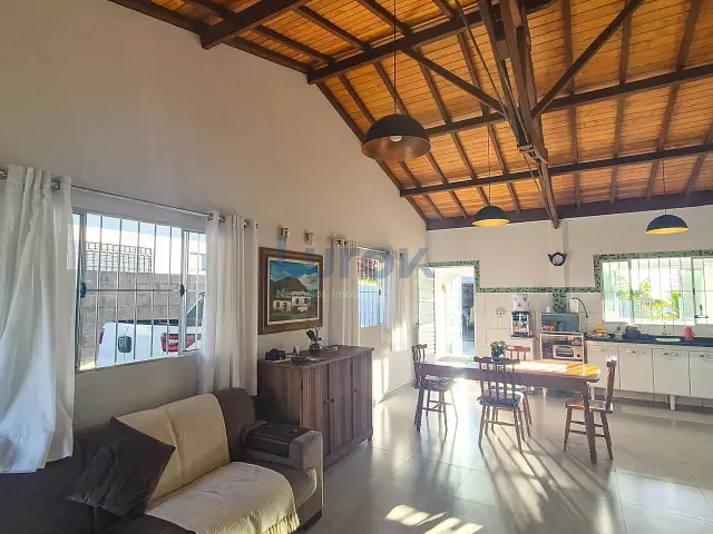 Chácara com 5000m² 3 quartos e 3 banheiros, à venda, no bairro Chácaras Alpina em Valinhos