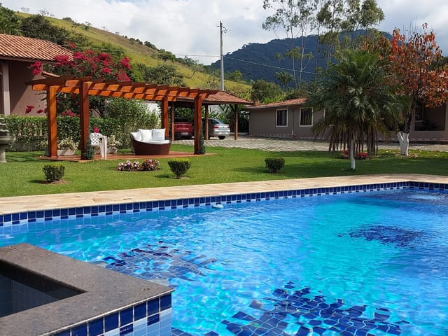 Chácara com 7700m² 4 quartos e 4 banheiros, à venda, no bairro Ribeirão Grande em Pindamonhangaba