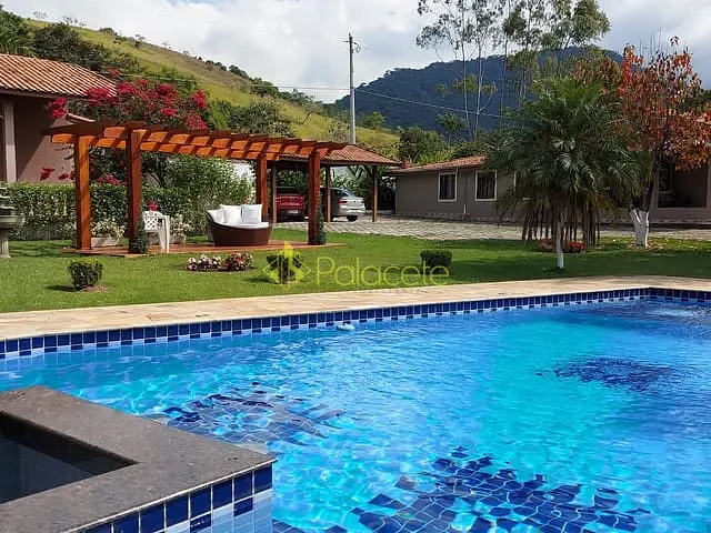 Chácara com 7700m² 4 quartos e 4 banheiros, à venda, no bairro Ribeirão Grande em Pindamonhangaba