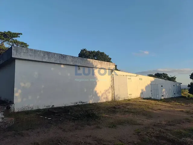 Chácara com 10000m², à venda ou para alugar, no bairro Chácaras Alpina em Valinhos