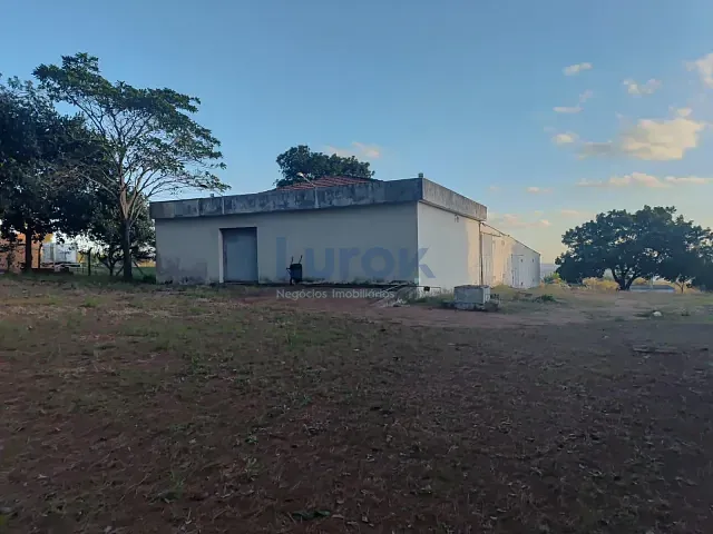 Chácara com 10000m², à venda ou para alugar, no bairro Chácaras Alpina em Valinhos