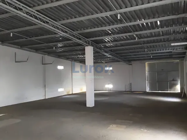 Chácara com 10000m², à venda ou para alugar, no bairro Chácaras Alpina em Valinhos