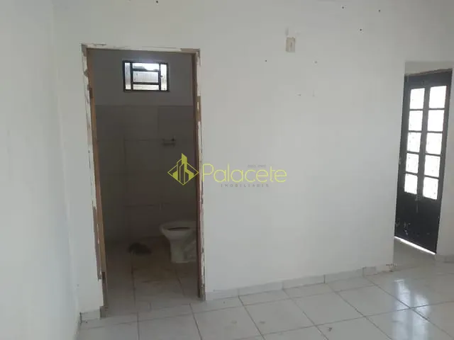 Chácara com 1000m² 1 quarto e 1 banheiro, à venda, no bairro Ribeirão Grande em Pindamonhangaba