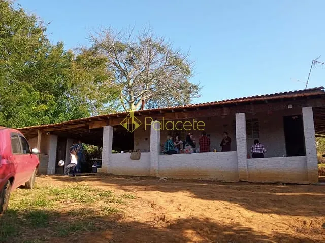 Chácara com 2000m² 2 quartos e 2 banheiros, à venda, no bairro Goiabal em Pindamonhangaba