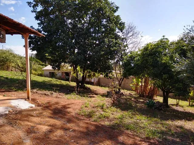 Chácara com 2000m² 2 quartos e 2 banheiros, à venda, no bairro Goiabal em Pindamonhangaba