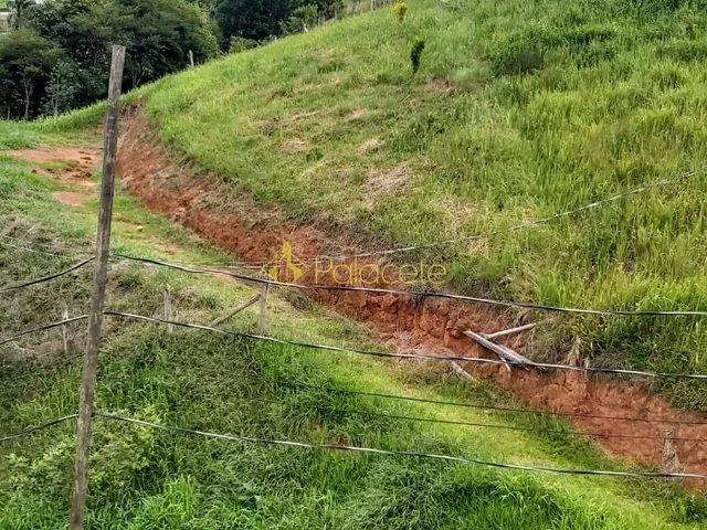 Chácara com 1002m², à venda, no bairro Barreirinho em Santo Antônio do Pinhal