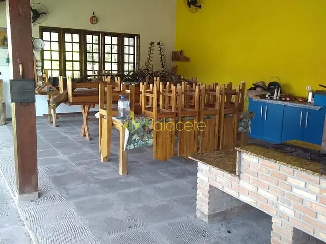 Chácara com 1350m² 2 quartos e 5 banheiros, à venda, no bairro Mandú em Pindamonhangaba