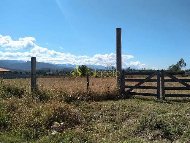 Chácara com 1000m², à venda, no bairro Mandú em Pindamonhangaba