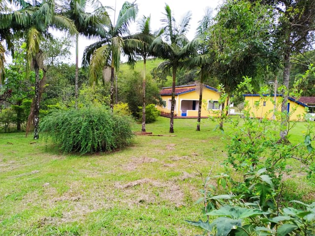 Chácara com 1282600m² 4 quartos e 3 banheiros, à venda, no bairro Zona Rural em Pindamonhangaba