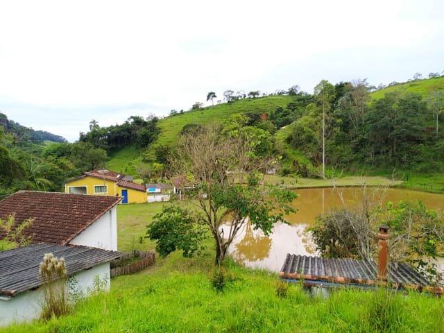 Chácara com 1282600m² 4 quartos e 3 banheiros, à venda, no bairro Zona Rural em Pindamonhangaba