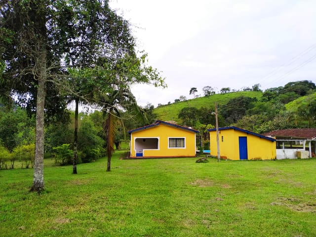 Chácara com 1282600m² 4 quartos e 3 banheiros, à venda, no bairro Zona Rural em Pindamonhangaba