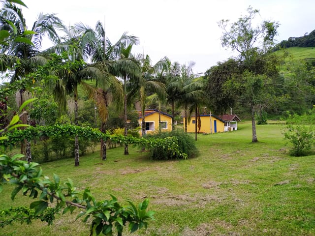 Chácara com 1282600m² 4 quartos e 3 banheiros, à venda, no bairro Zona Rural em Pindamonhangaba