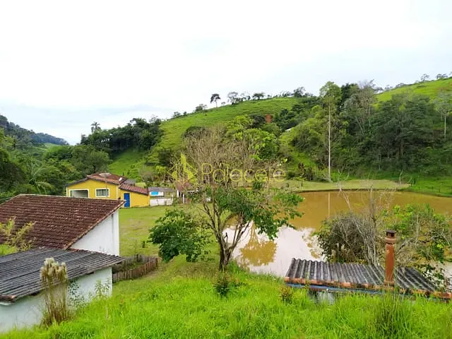 Chácara com 1282600m² 4 quartos e 3 banheiros, à venda, no bairro Zona Rural em Pindamonhangaba