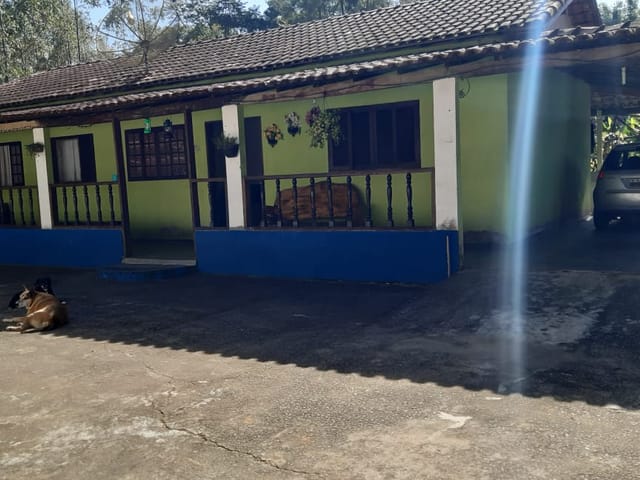 Chácara com 500m² 3 quartos e 2 banheiros, à venda, no bairro Colméia em Pindamonhangaba