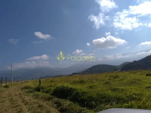 Chácara à venda, no bairro Piracuama em Pindamonhangaba