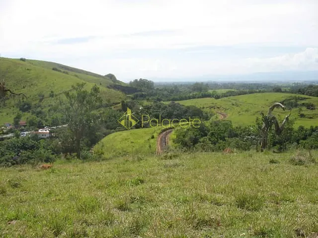Chácara à venda, no bairro Piracuama em Pindamonhangaba