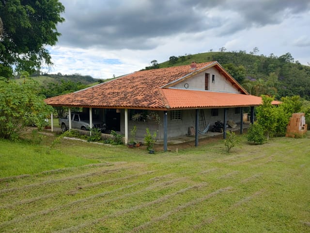 Chácara com 24000m² 3 quartos e 3 banheiros, à venda, no bairro Registro em Taubaté