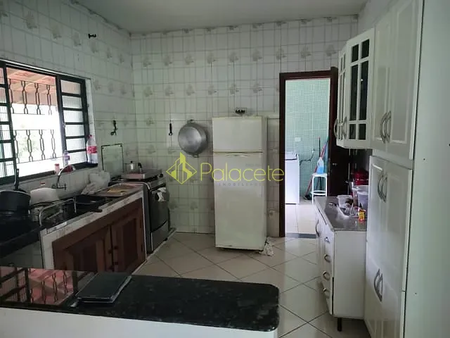 Chácara com 24000m² 3 quartos e 3 banheiros, à venda, no bairro Registro em Taubaté