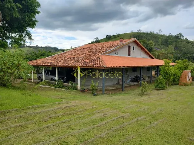 Chácara com 24000m² 3 quartos e 3 banheiros, à venda, no bairro Registro em Taubaté
