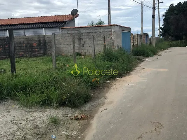 Chácara com 3025m², à venda, no bairro Moreira César em Pindamonhangaba