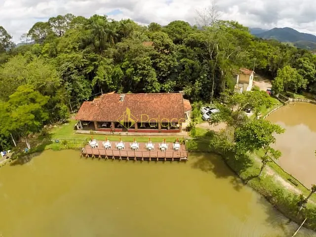 Chácara com 55000m² 4 quartos e 2 banheiros, à venda, no bairro Bom Sucesso em Pindamonhangaba